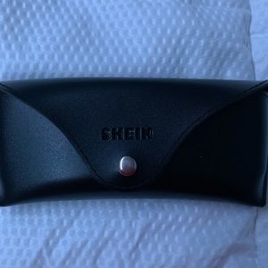 ~Trendy Black Sunglasses~